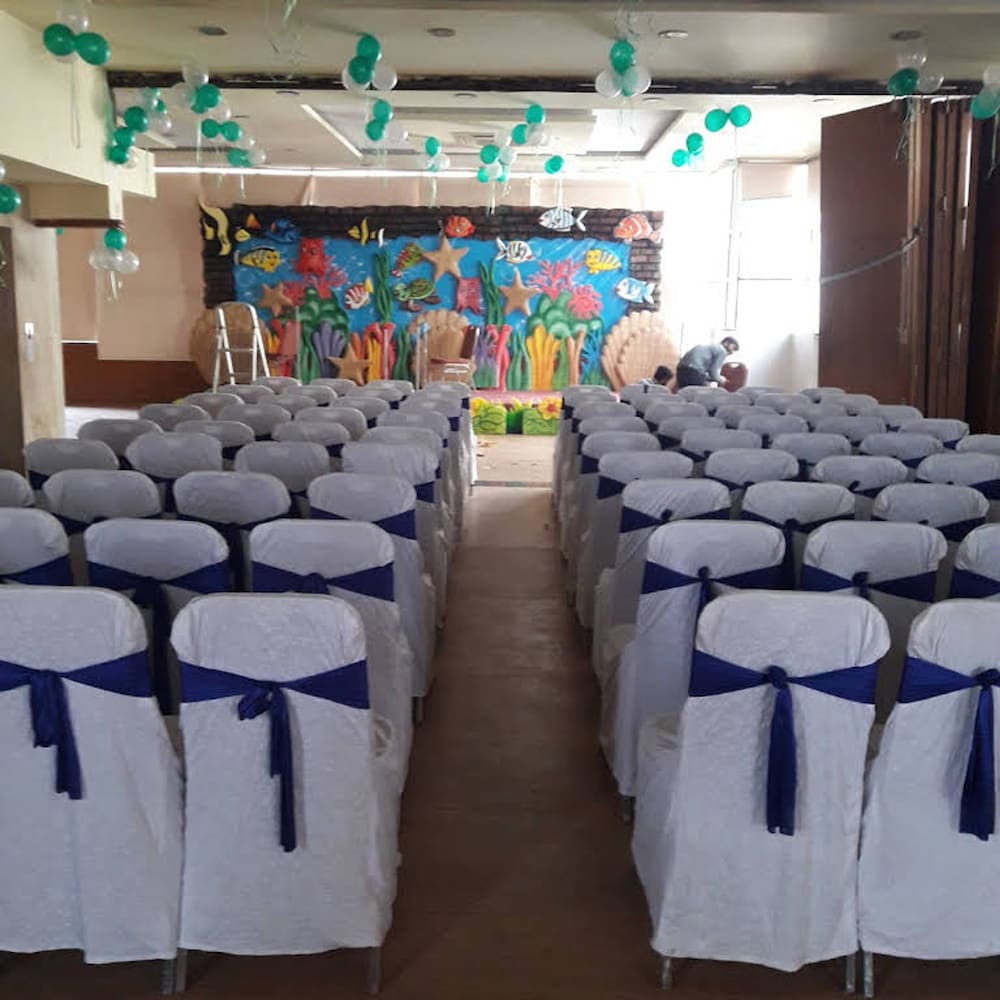 Hotel O Grandeur By orbit Hotels Near Chennai shopping mall