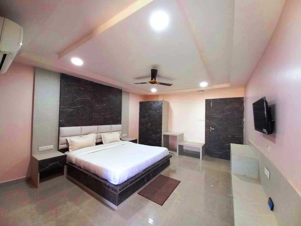 Nirmalya Inn
