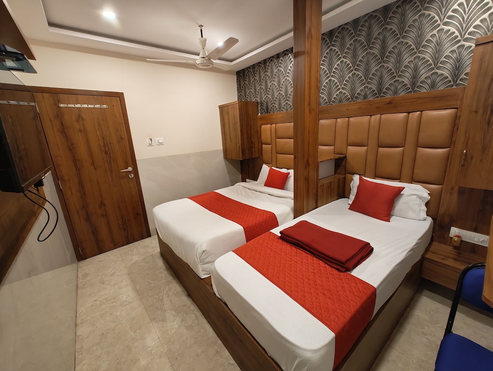 Dream Palace Residency Near US Consulate BKC