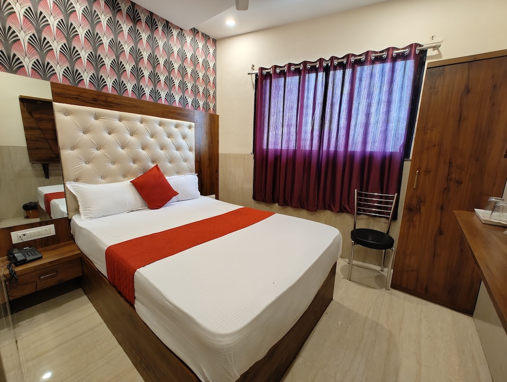 Dream Palace Residency Near US Consulate BKC