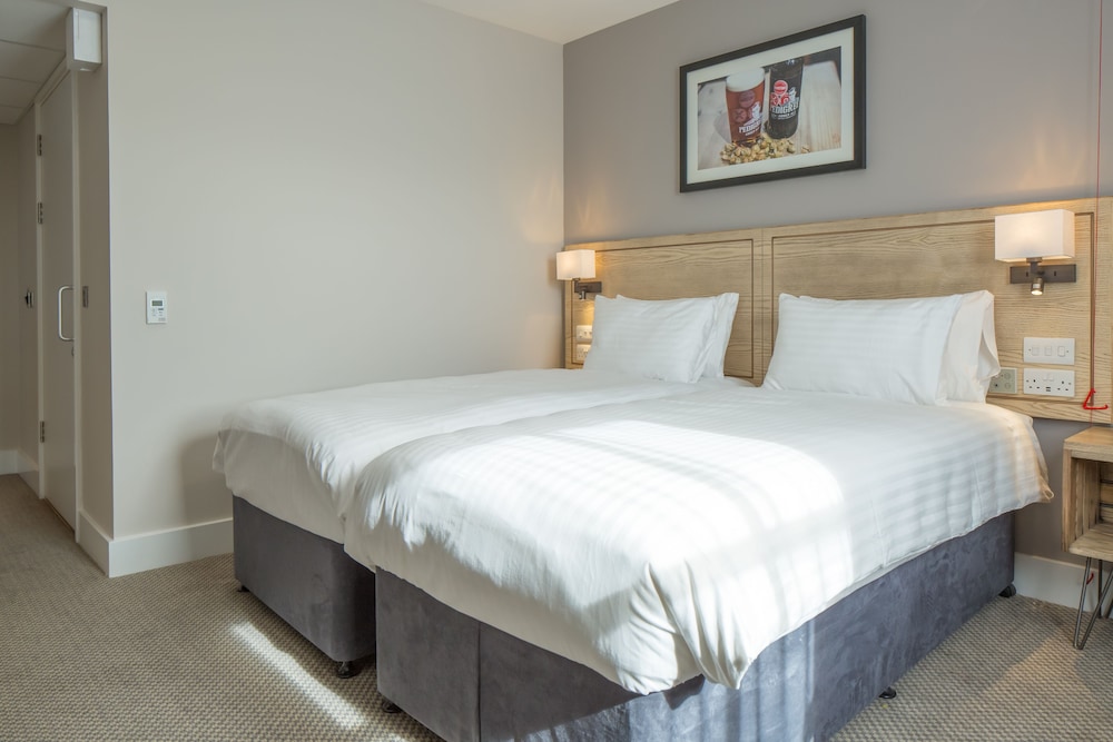 Raven’s Cliff, Motherwell by Marston's Inns
