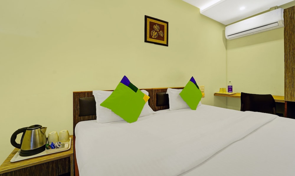 Treebo Surya Comforts, 200 Mtrs From Kolhapur Railway Station