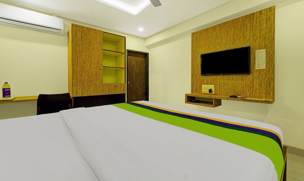 Treebo Surya Comforts, 200 Mtrs From Kolhapur Railway Station