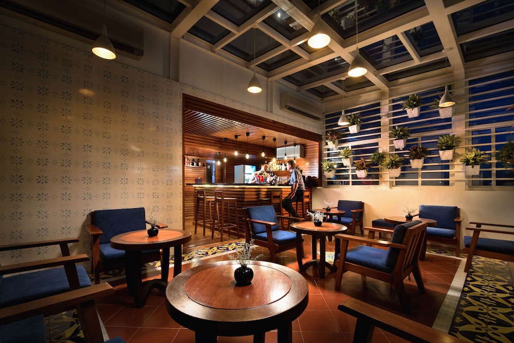Hai Bay Hotel & Restaurant