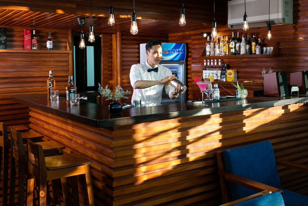 Hai Bay Hotel & Restaurant