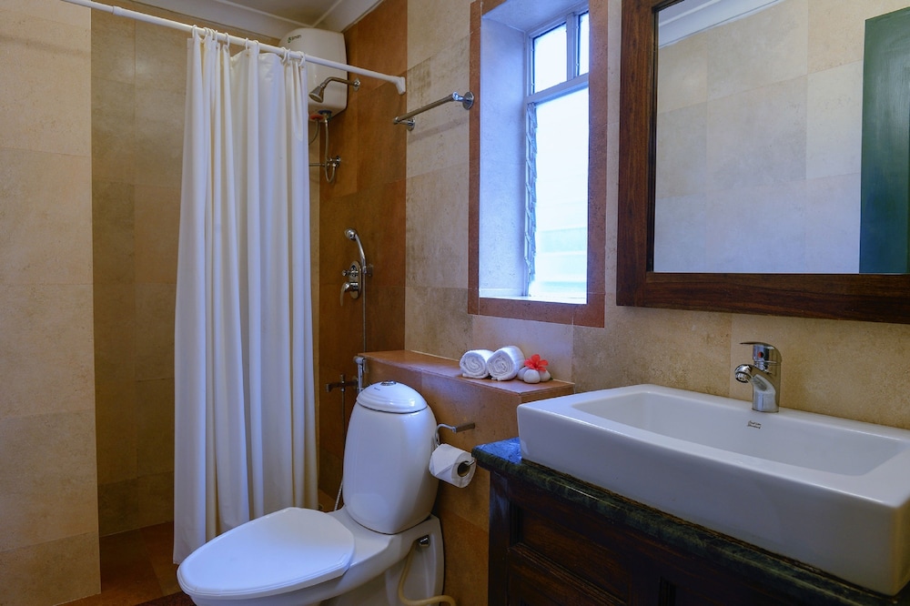 TreeHouse Blue Hotel And Serviced Apartments