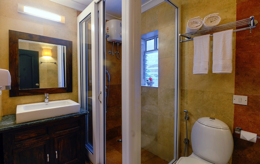 TreeHouse Blue Hotel And Serviced Apartments