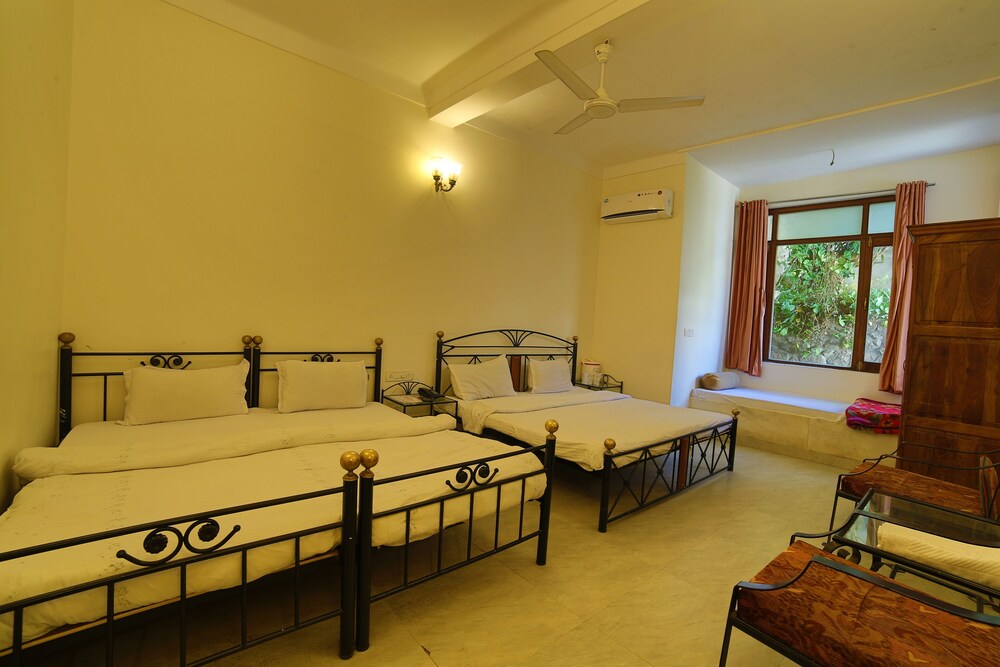 OYO 6549 Hotel Gorbandh