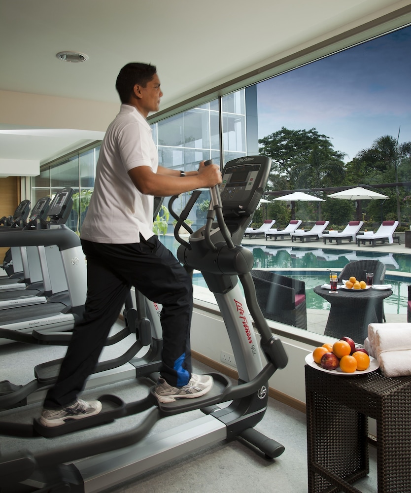 Radisson Blu Plaza Hotel Hyderabad Banjara Hills