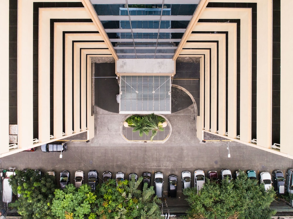Tropicana Suites