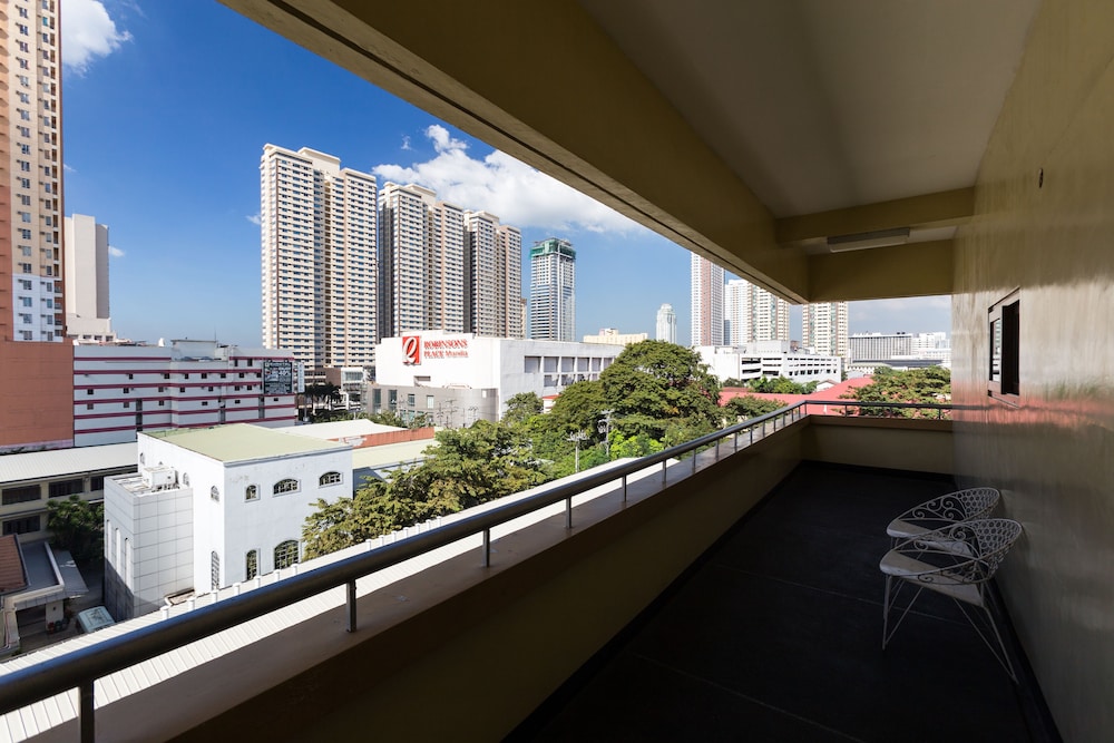 Tropicana Suites