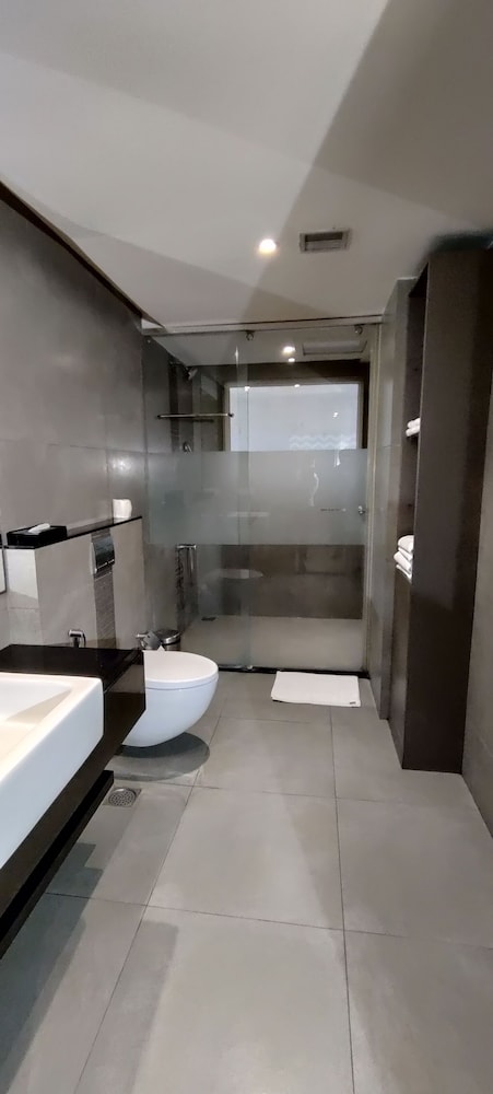 Zibe Hyderabad By GRT Hotels