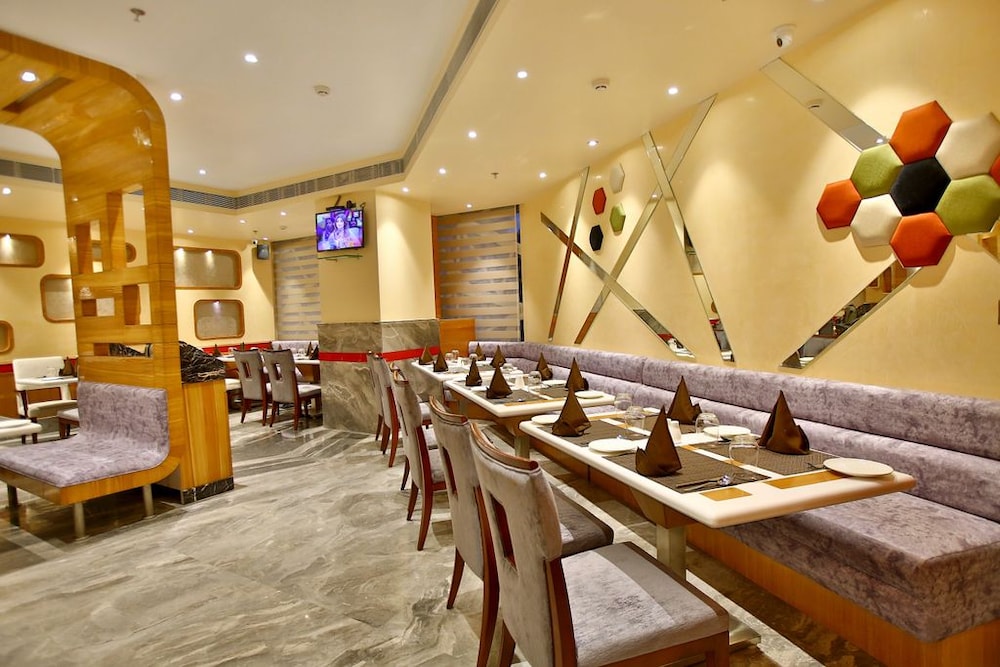 Regenta Central the Crystal Kanpur, Harsh Nagar