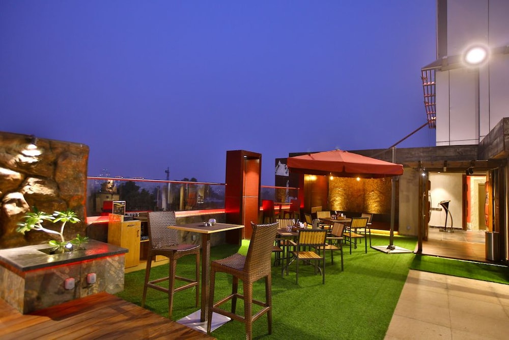 Regenta Central the Crystal Kanpur, Harsh Nagar