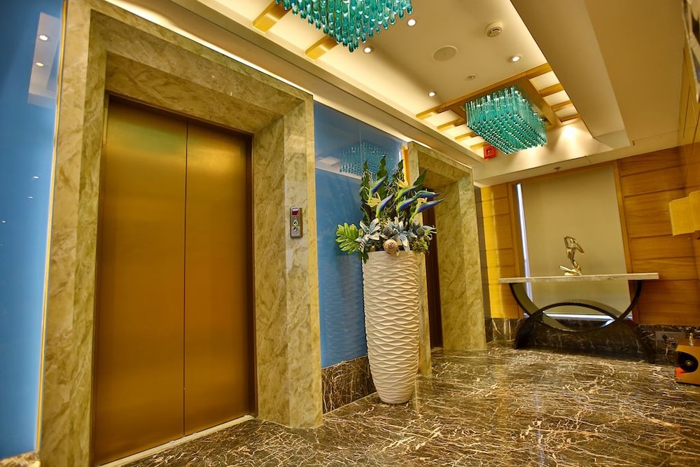 Regenta Central the Crystal Kanpur, Harsh Nagar