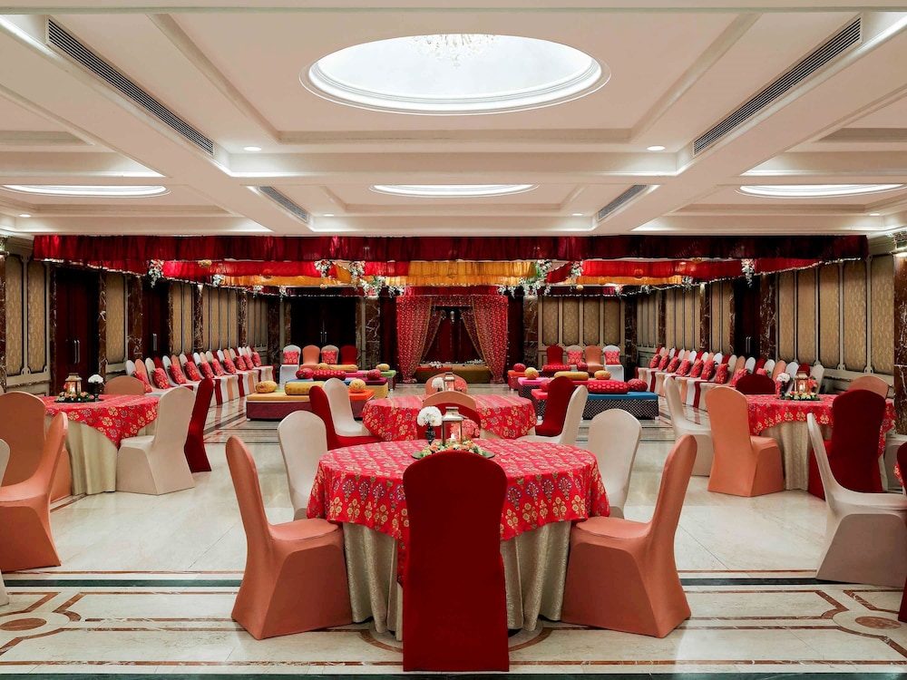 Grand Mercure Vadodara Surya Palace Hotel