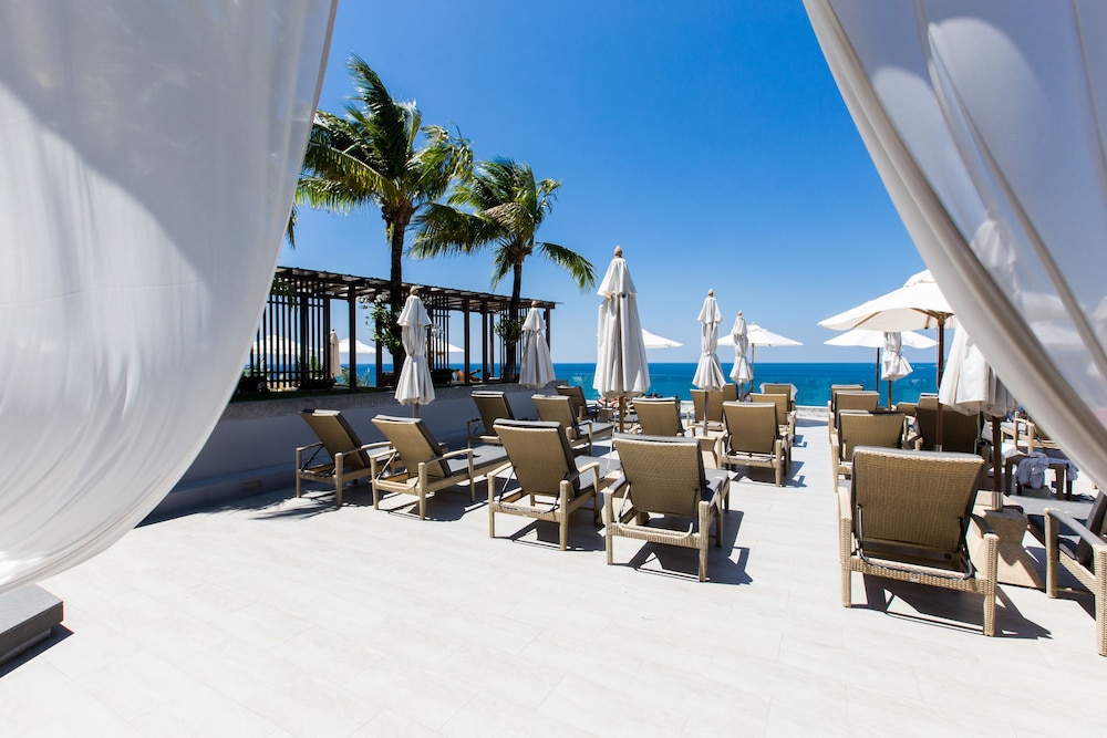 Cape Sienna Gourmet Hotel & Villas