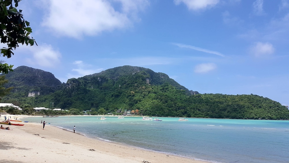 Phi Phi Charlie Beach Resort
