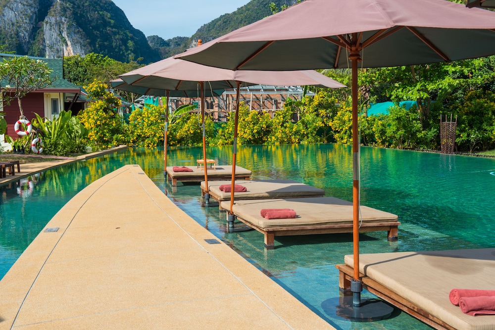 Phi Phi Charlie Beach Resort