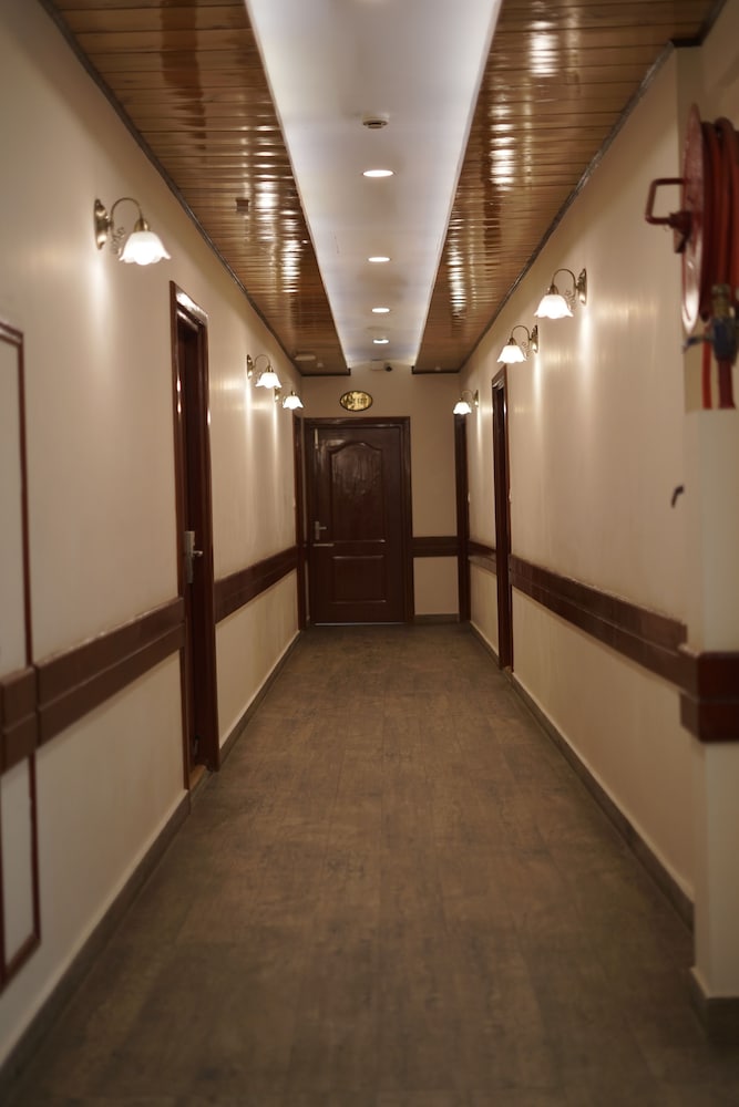 Yashshree Jai Hotels & Banquet