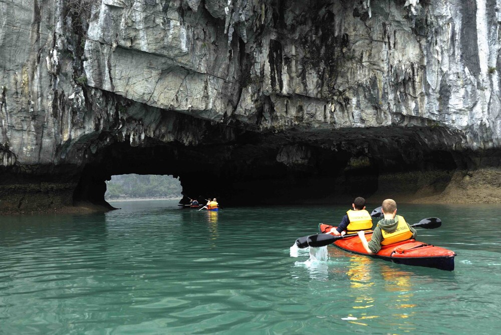 Rosa Cruise Halong