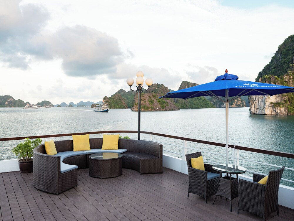 Rosa Cruise Halong