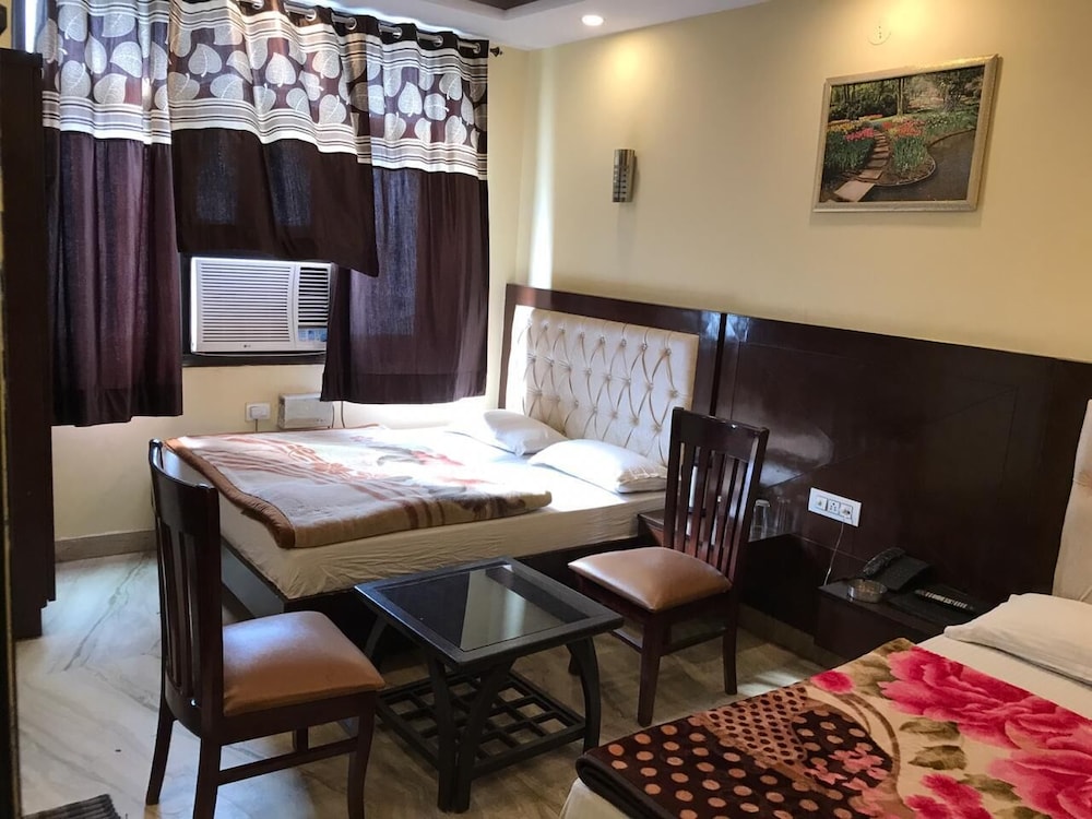 Gaurav Guest House