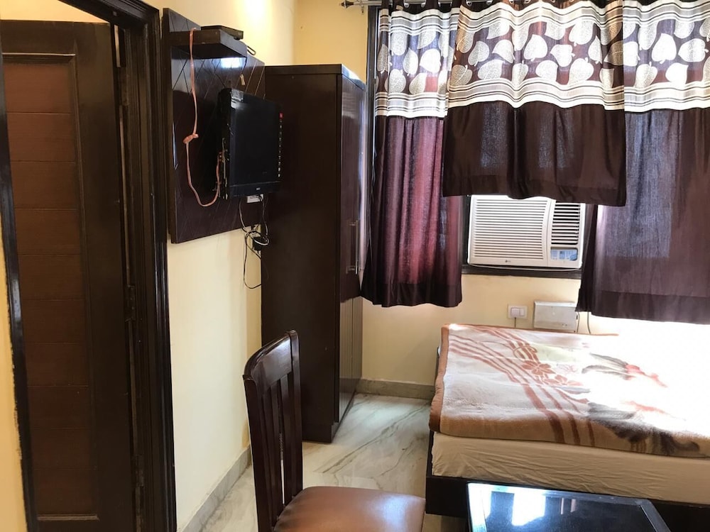 Gaurav Guest House
