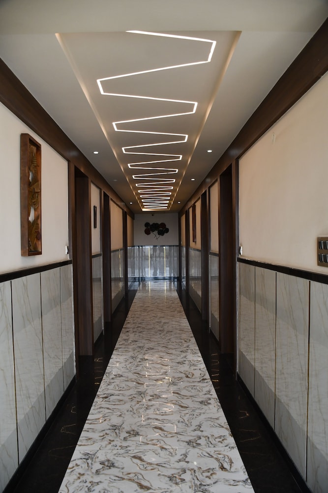 Hotel Vibharaj Palace