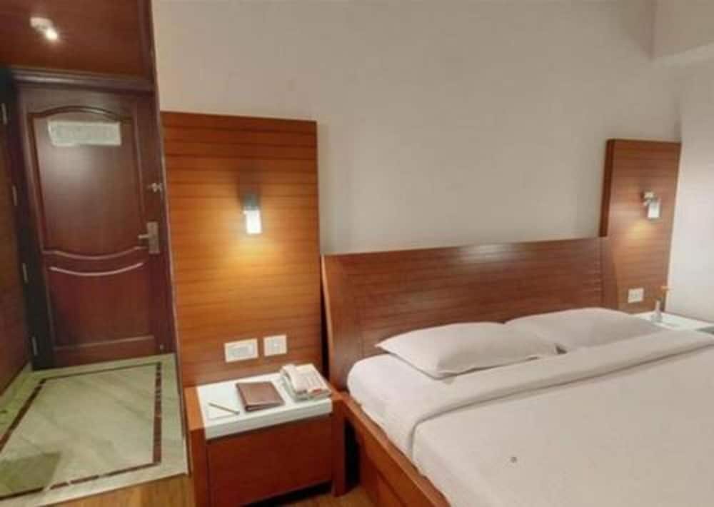 Parijatha Gateway Hotel