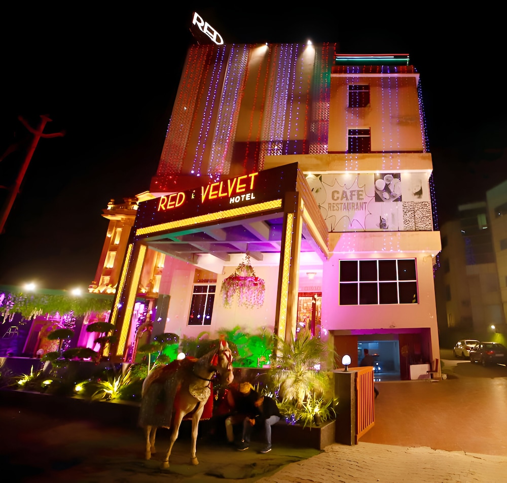 Hotel Red K Velvet
