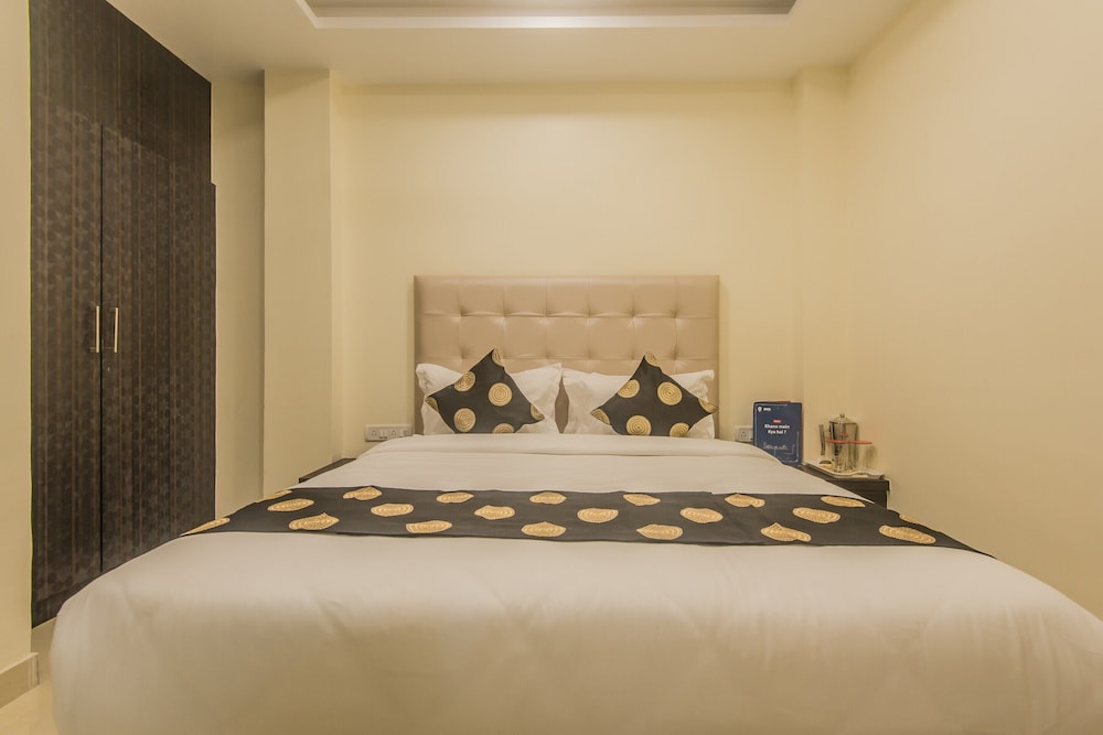 Hotel O Palace Inn Near Don Bosco (Borivali) Metro Station