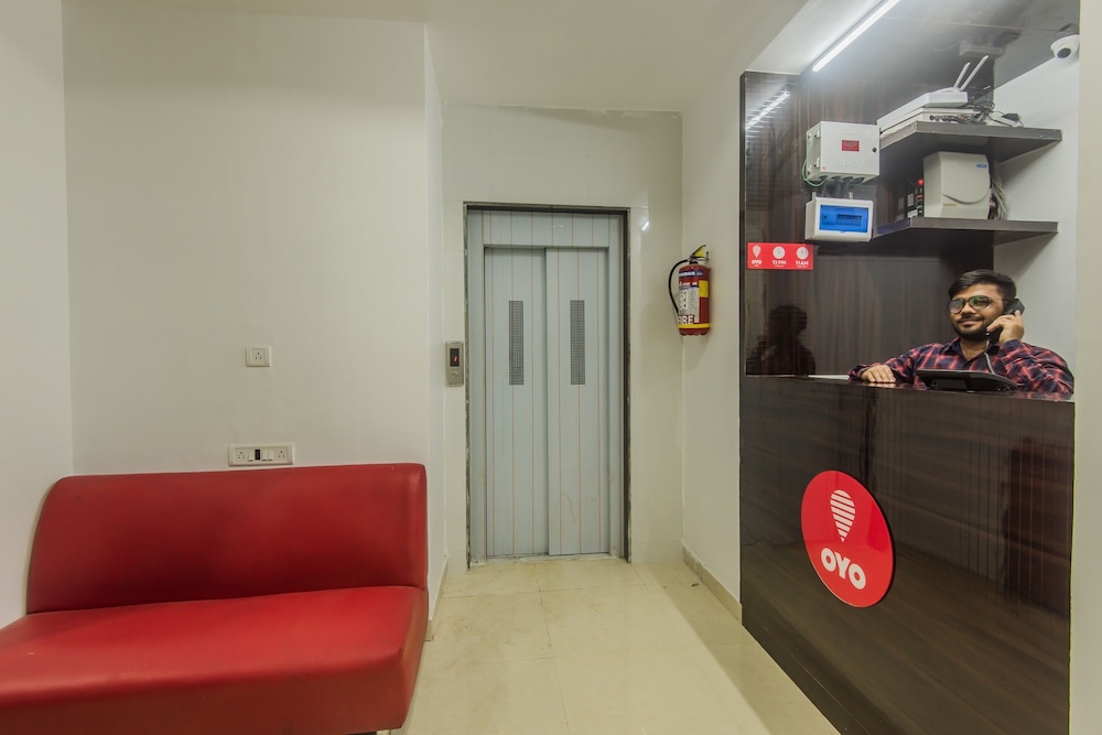 Hotel O Palace Inn Near Don Bosco (Borivali) Metro Station