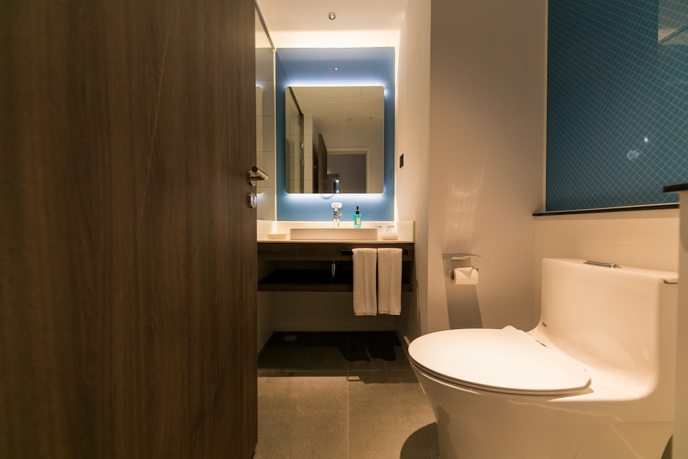 Holiday Inn Express Shanghai Tangzhen by IHG