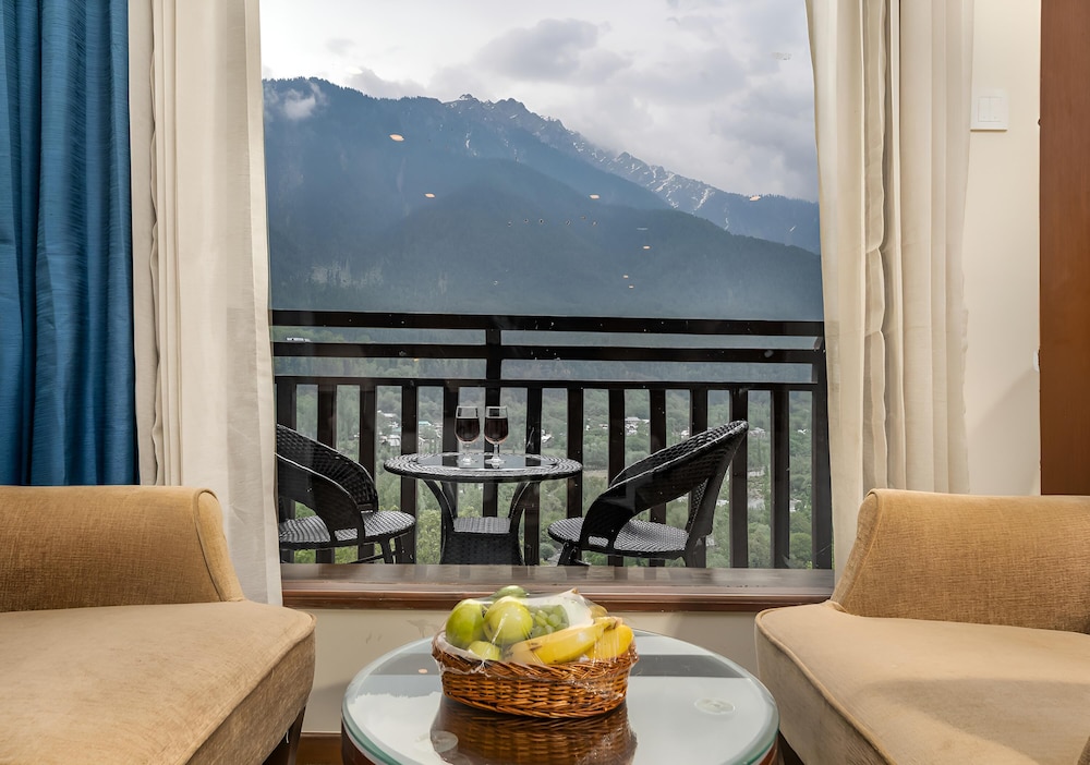 The Chinar Resort & Spa