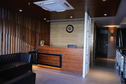 Hotel Highway Inn