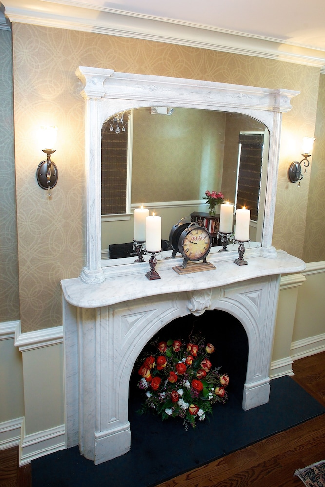 Guesthouse at Norwalk Inn