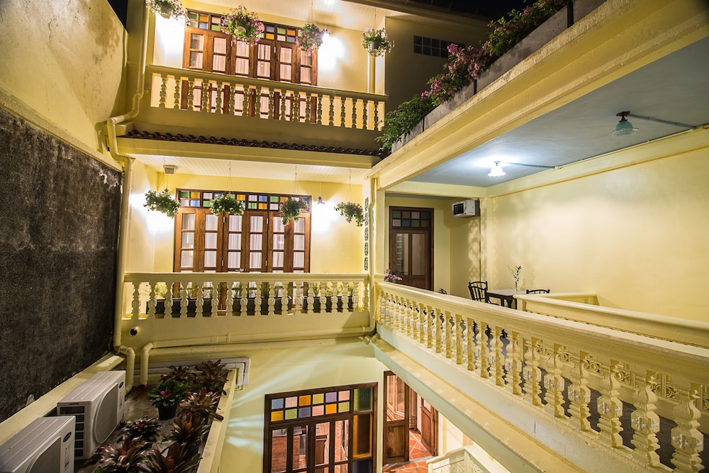 Woo Gallery and Boutique Hotel