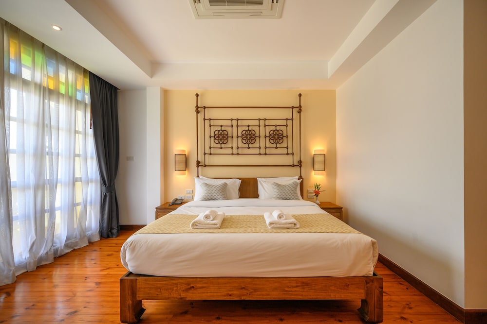 Woo Gallery and Boutique Hotel