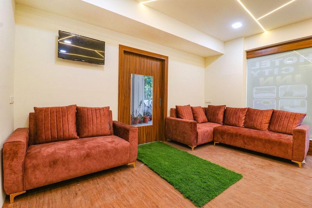 FabHotel E City Inn