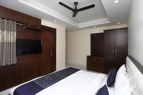 OYO 13847 Flagship H Residency