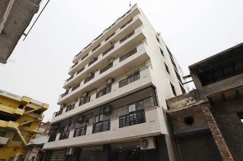 OYO 13847 Flagship H Residency