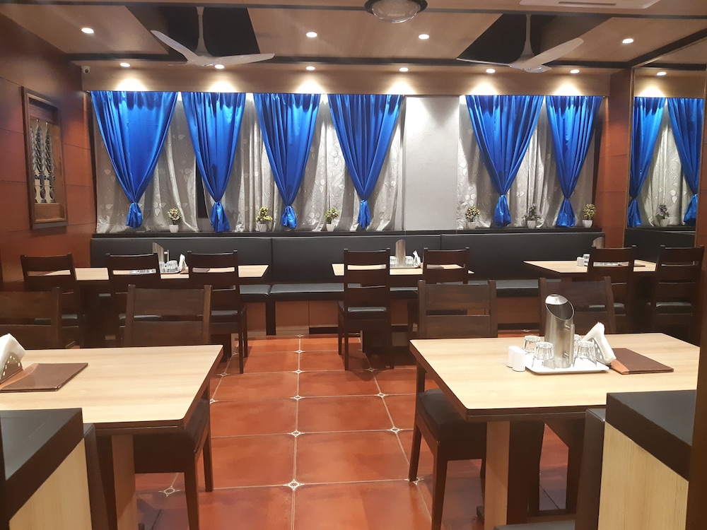 HOTEL MADNI ROYALE (50 Mtrs from Dargaah), Ajmer