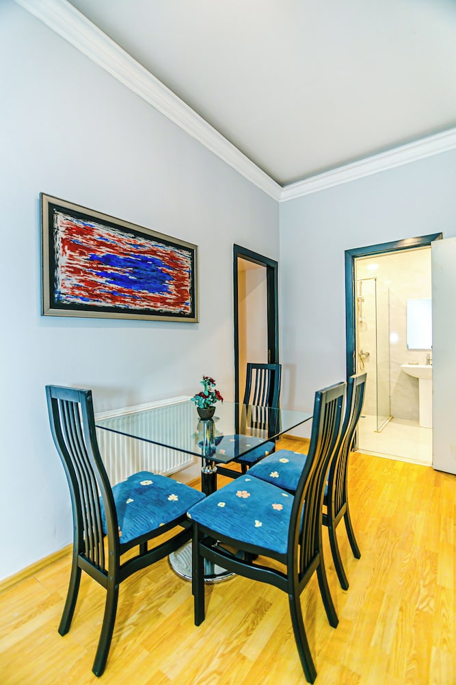 Azneft Garden Apartment