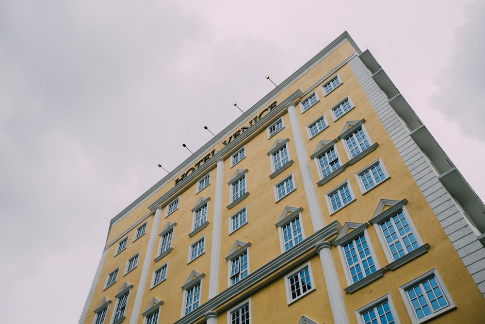 Venice Hotel