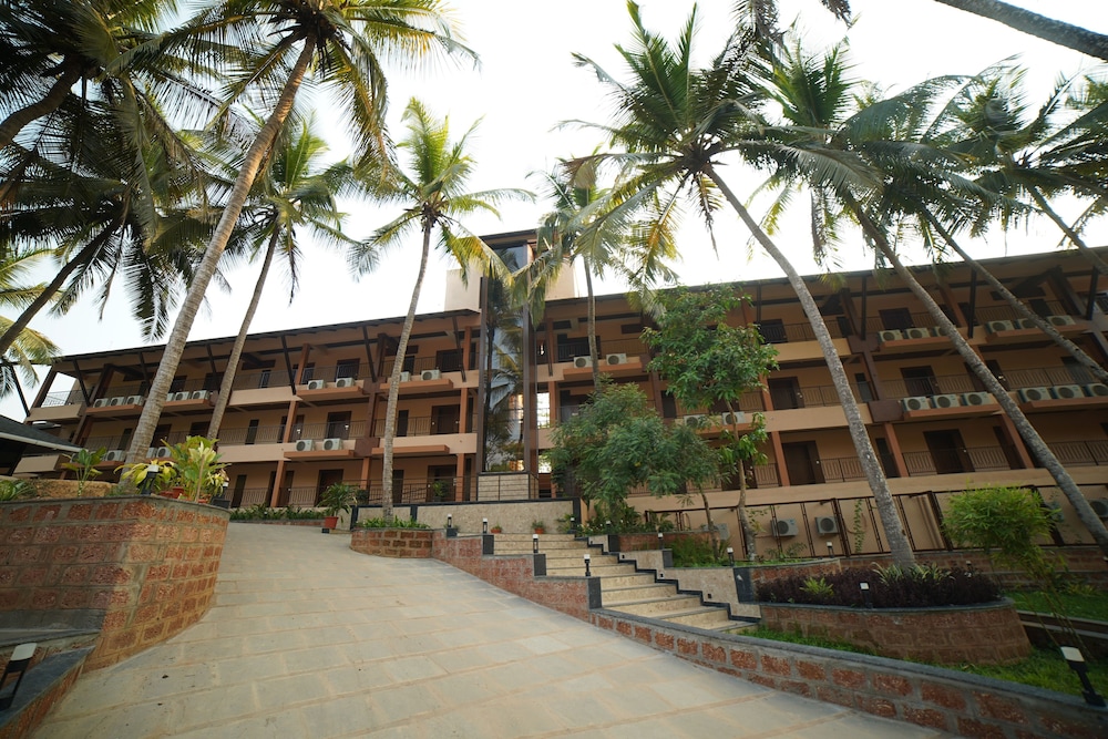 Aananda Wellness and Resorts