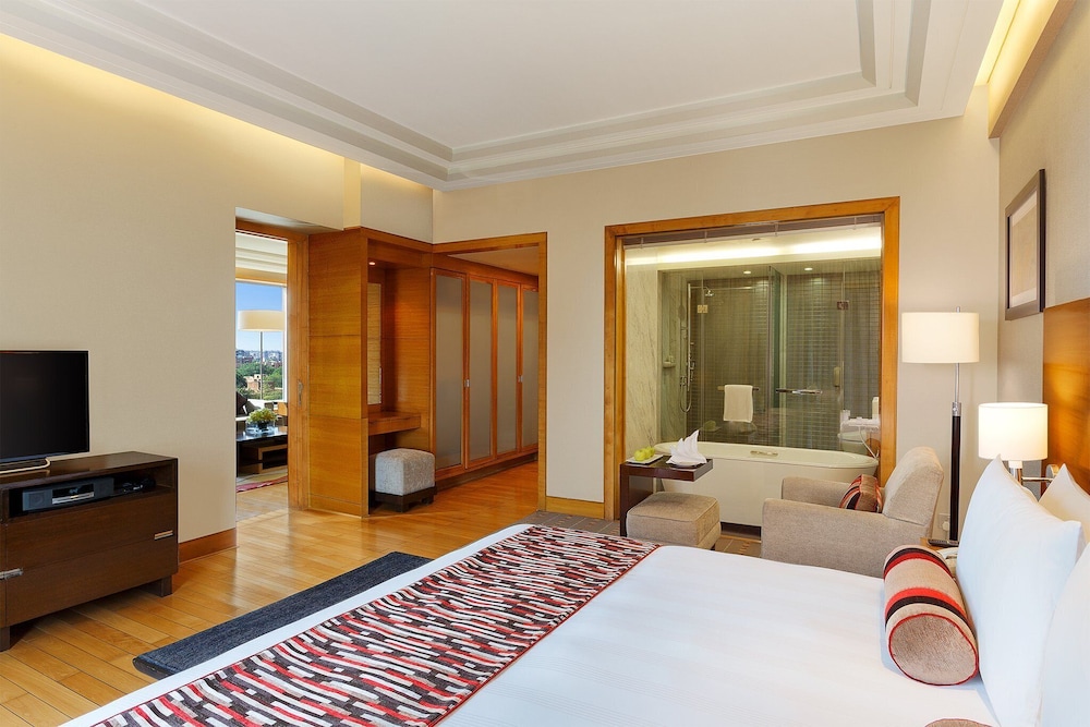 Crowne Plaza Hotel Gurgaon, an IHG Hotel