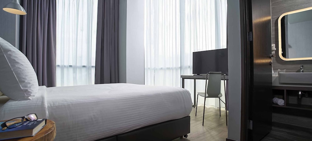 Urban H Hotel