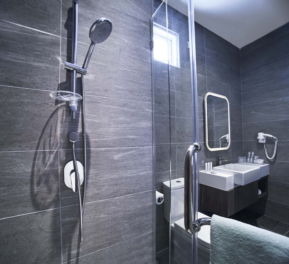 Urban H Hotel
