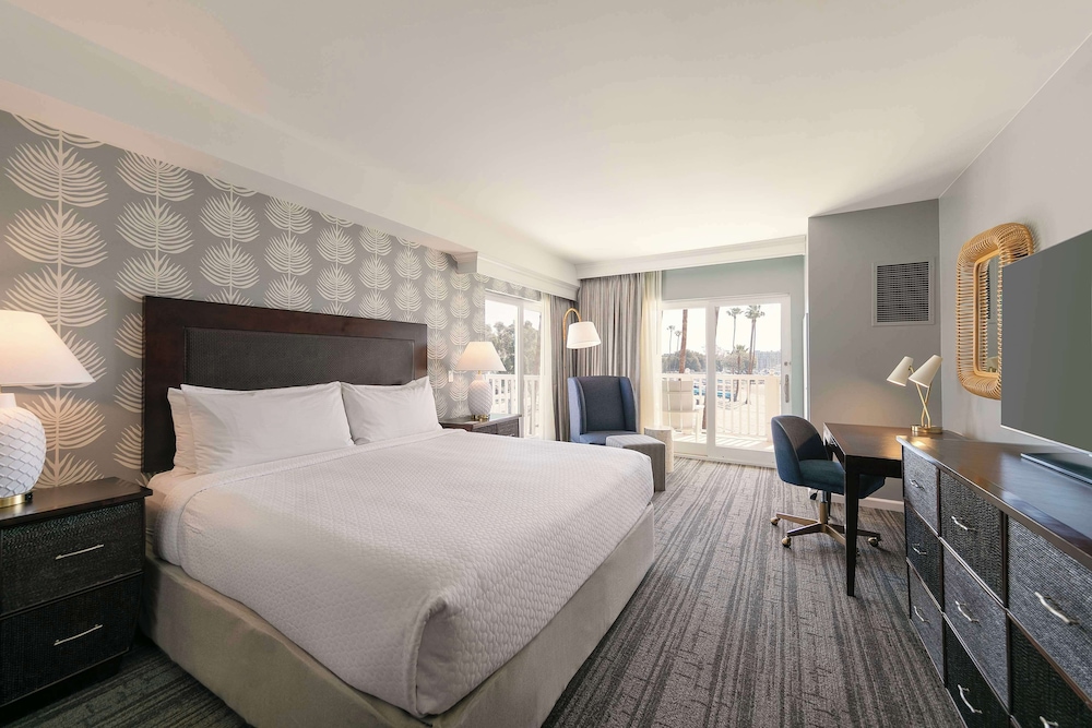 Jamaica Bay Inn Marina Del Rey,Tapestry Collection by Hilton